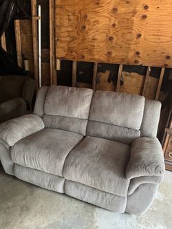 Free couch must pick up