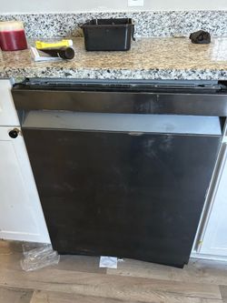 Barely used Beautiful dish washer Samsung