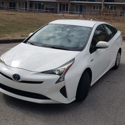 2017  Toytota Prius For Sale!!! Good Car