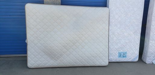 Queen Mattress Must Go