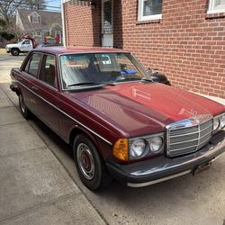 1977 Mercedes-Benz 230