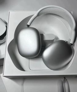 Apple AirPod Pro Max Brand New