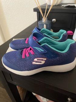 Girls sketchers size 3 Excellent condition