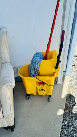 Rubbermaid® WaveBrake® Bucket/Wringer - Side Press, 26 Quart