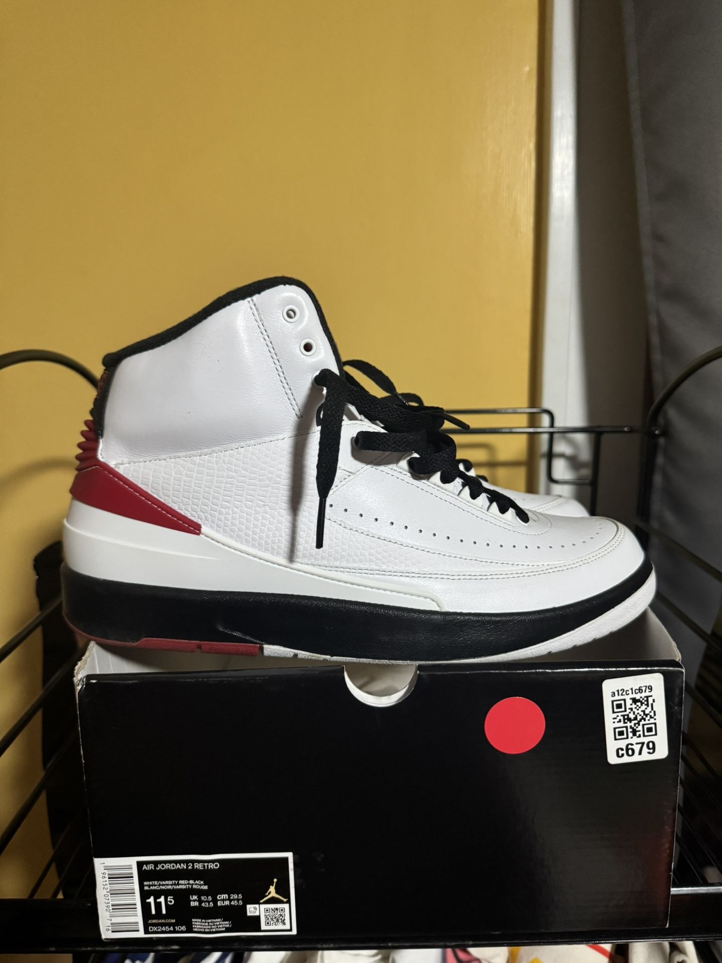 Jordan Retro 2 Chicago