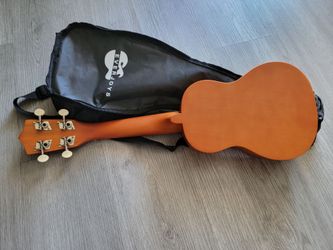 Guitarra pequeña marca Everjoys