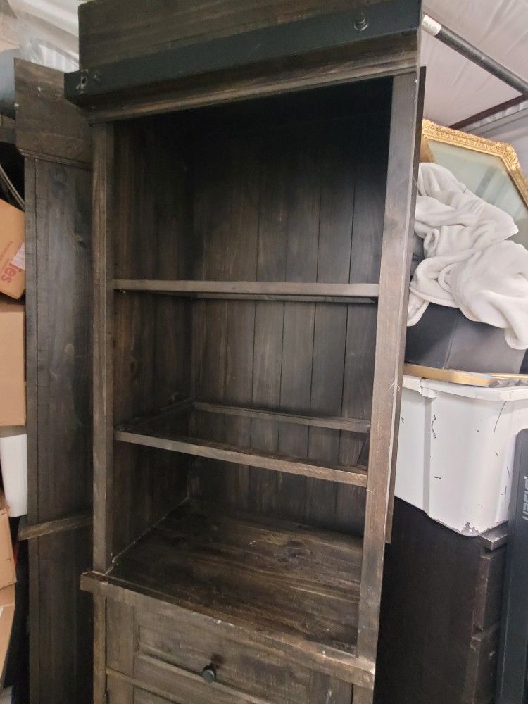 Entertainment Center Towers