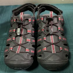 New Khombu boys size 1 Black and Red keen style fisherman closed toe Sandals Shoes
