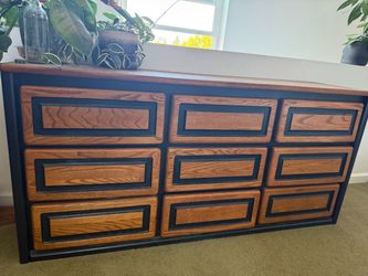 Dresser / Credenza - Two-Tone Mid-Century Style 9-Drawer Solid Wood $200 OBO