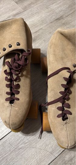 Vintage skates size in pic