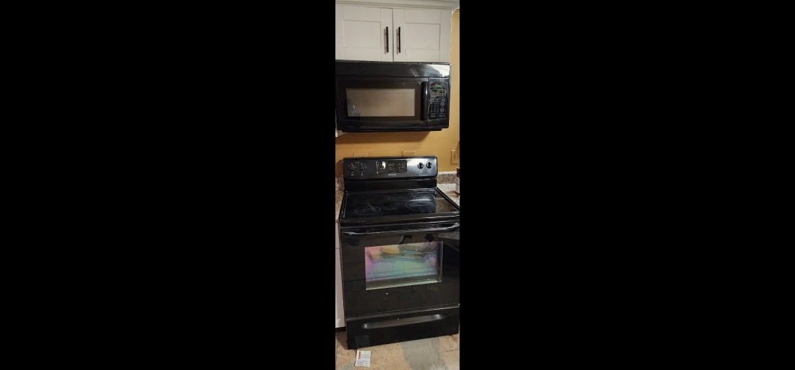 Stove and Overhead Microwave