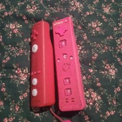 2 Wii Controllers