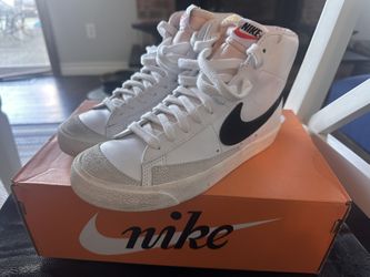 Nike Blazers Size 7.5
