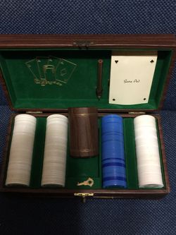Locking 1950-1960’s vintage poker chip set