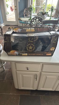 Ultimate Soldier 1/6 Scale WWII MB Military Jeep & 12" Figure Set NIB Crushed Box