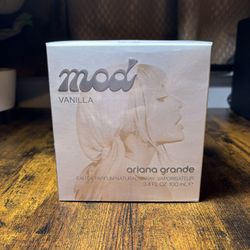 Ariana Grande MOD Parfum 