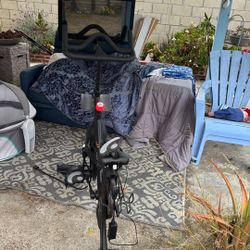 Peloton Inside Exercise Bike Comes With Shoes 