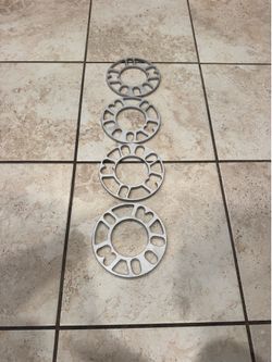 Universal wheel spacers
