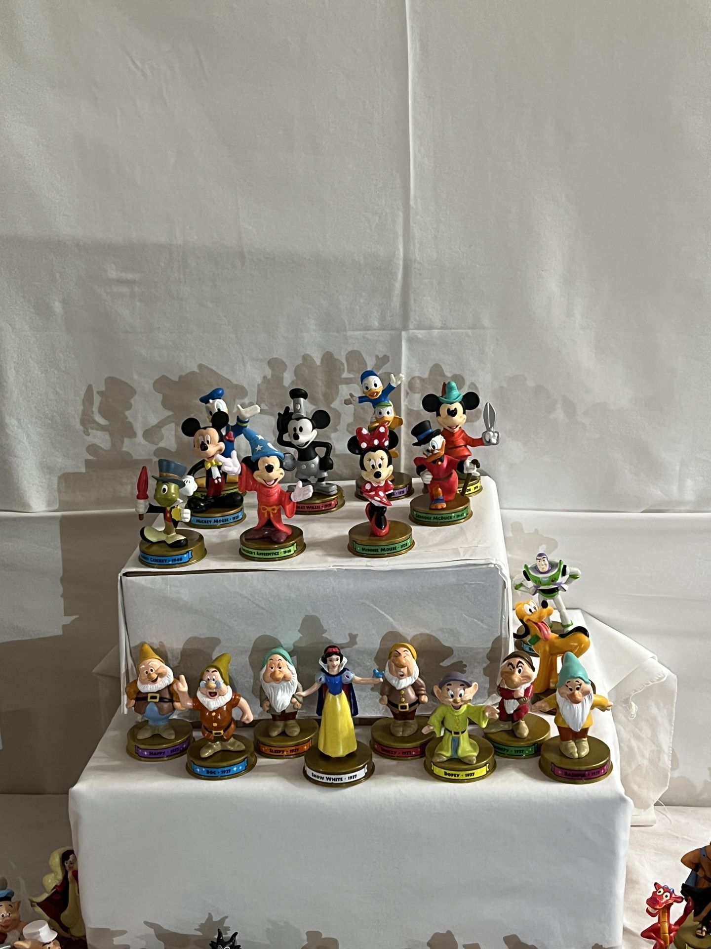 Disney’s 100 figurines