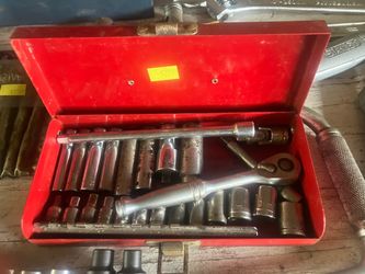Quarter inch socket set