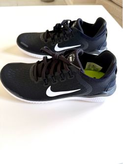 Nike Black and White Women Athletic Running Sneakers Size 7 New