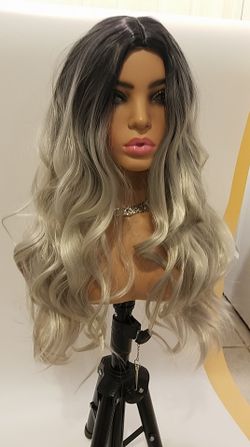 Long Gray Wavy Wig