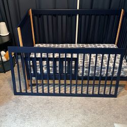 BabyGap Tate Delta 4-in-1 Convertible Crib - Navy/Natural
