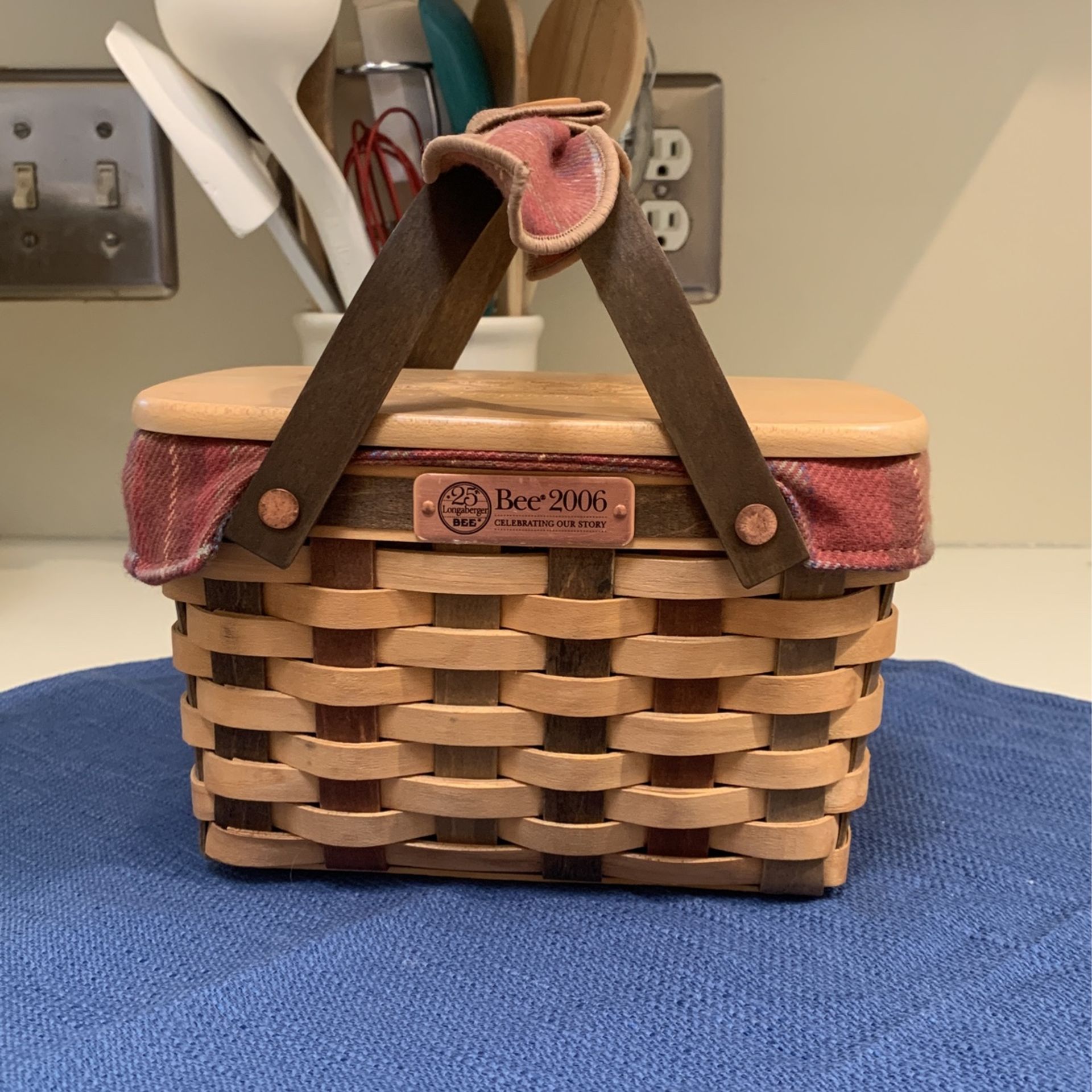 Longaberger 2006 BEE Basket