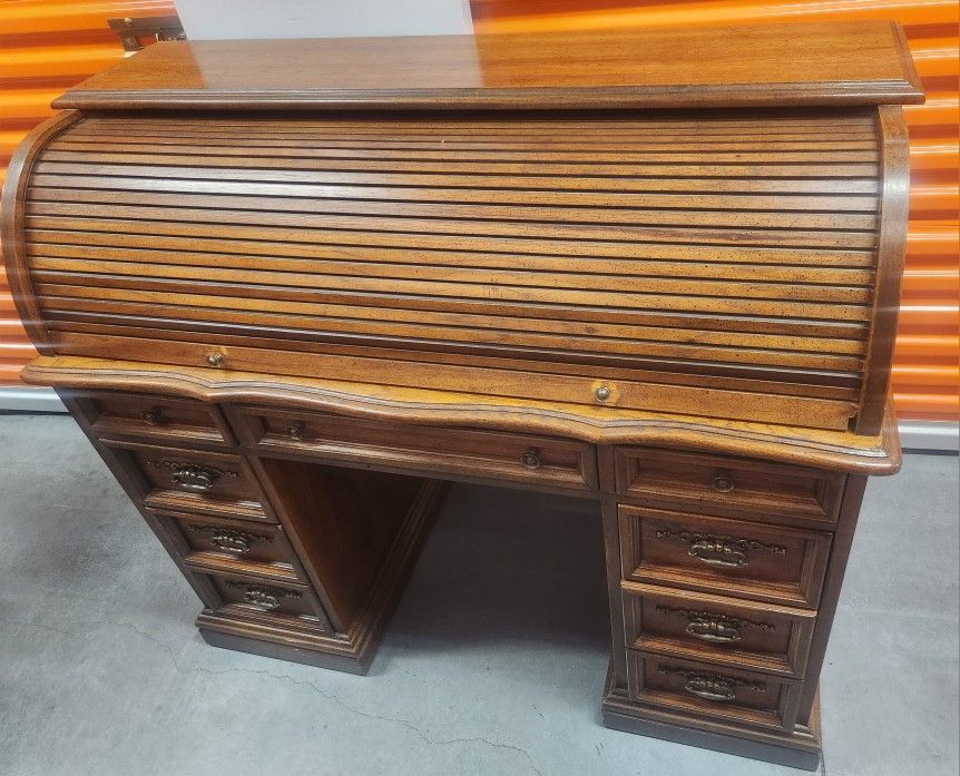 Gorgeous Antique Roll Top Desk