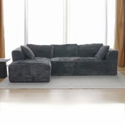 New Sectional Sofa / Couch with Chase (Can Deliver)