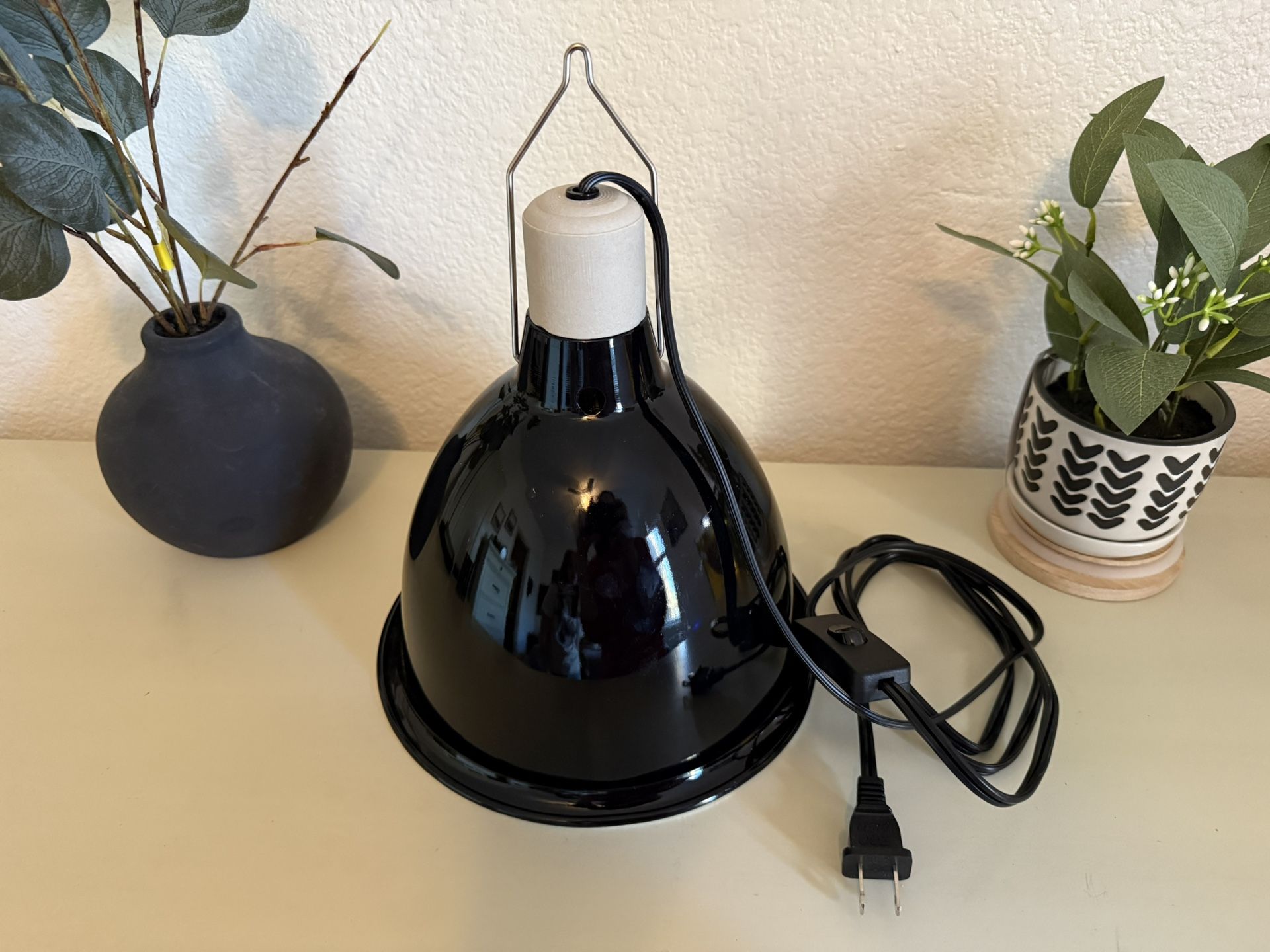 Reptile deep heat lamp