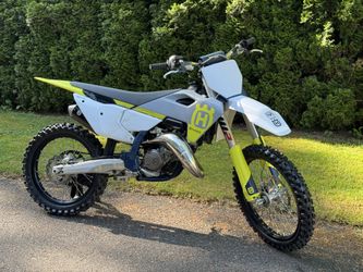 Husqvarna TC 125 like new Only 29 Hours, enduro Ktm dirt bike