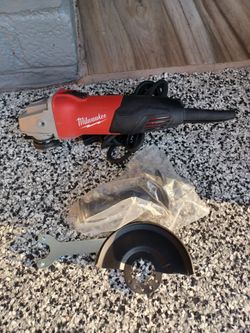 GRINDER MILWAUKEE