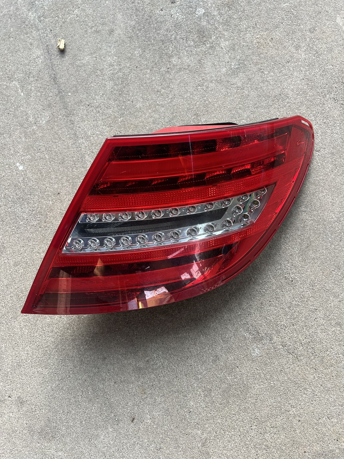 2008-2011 Mercedes C63 AMG LED Tail Light Assembly Right RH Passenger OEM