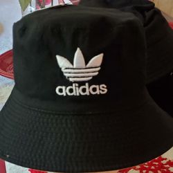 Reversible Adidas Bucket hat