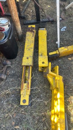 Arms for lift /mechanic/machine lift