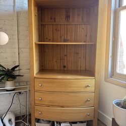 Ethan Allen Solid Wood Bookcase Chest / Media Armoire (Country Pine / American Traditional style)