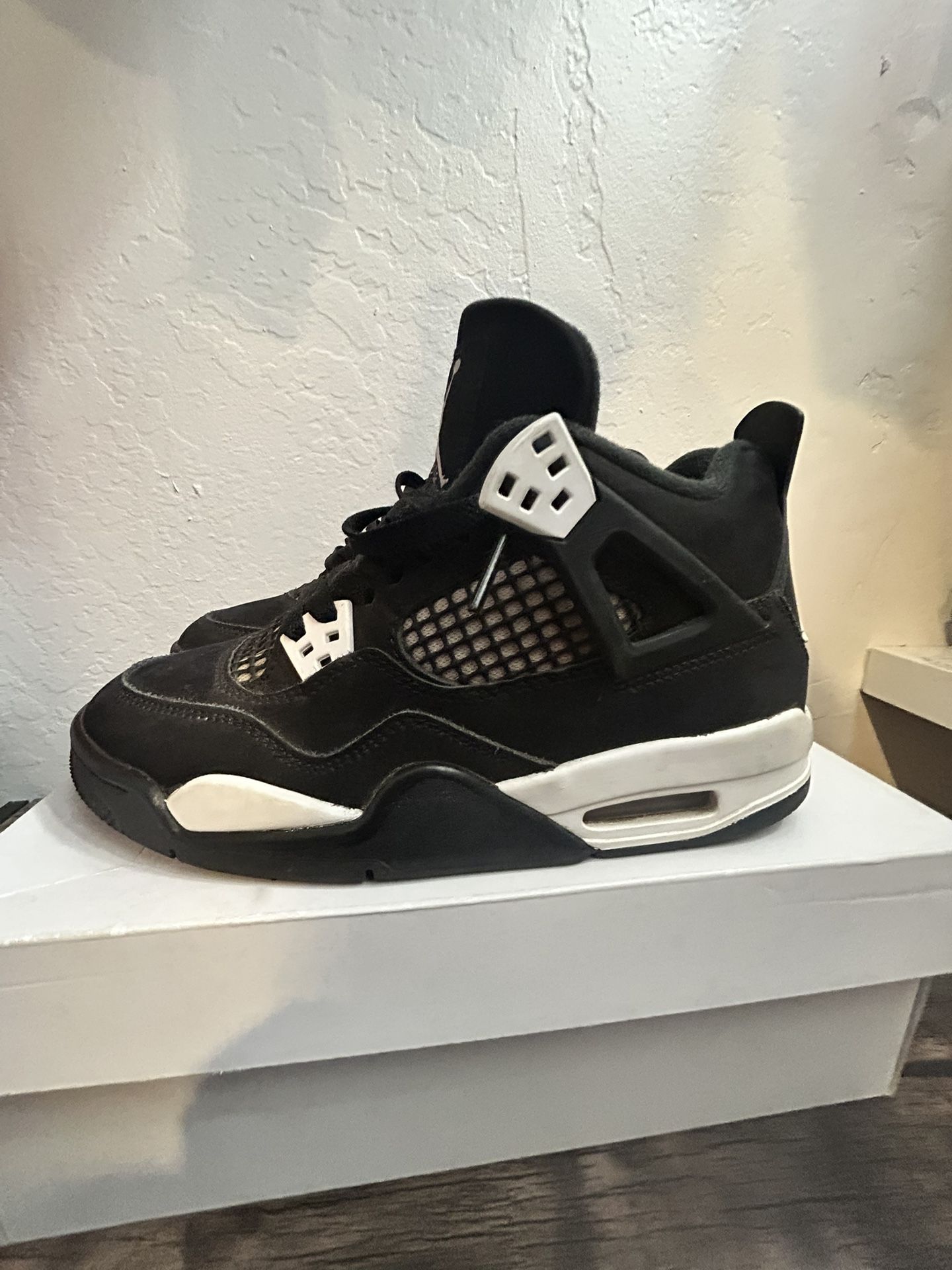 Jordan 4 White Thunder Size 5