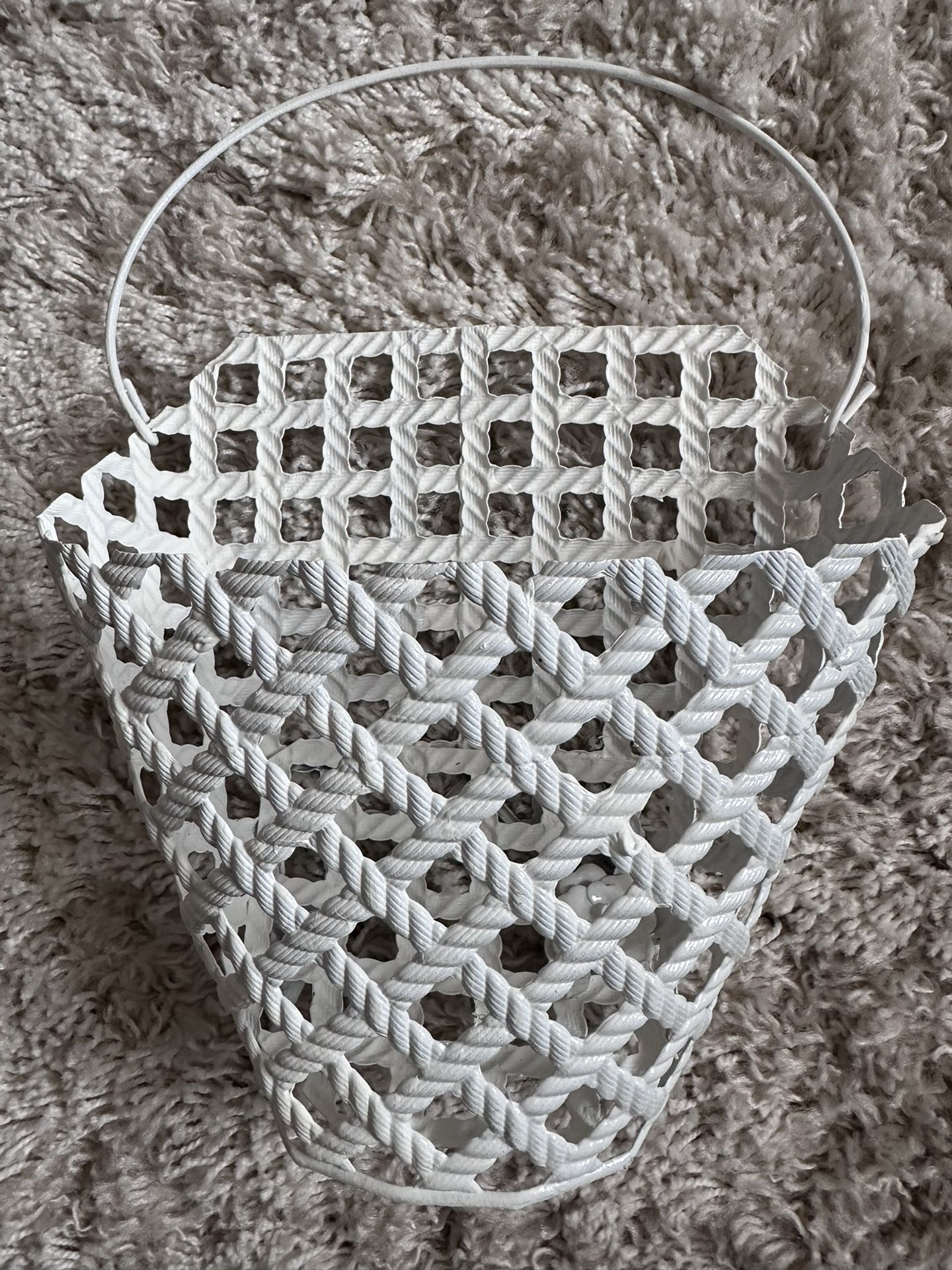 Wall Hanging Container/white metal