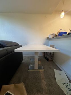 Gloss White Dinning Table