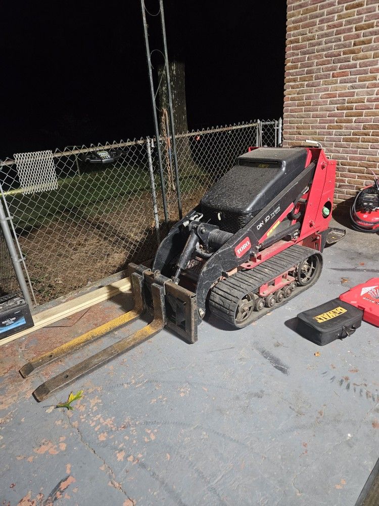 2023 Toro Dingo 525 Wide Track . Diesel