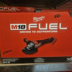 Milwaukee
M18 FUEL 18-Volt Lithium-Ion Brushless Cordless 4-1/2 in./6 in. Braking Grinder with Paddle Switch (Tool-Only)