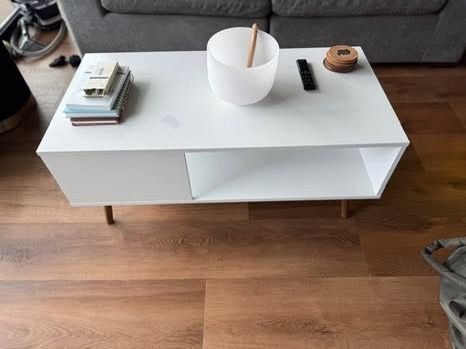 Modern White Coffee Table – Minimalist & Stylish