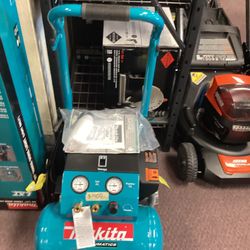 Makita Big Bore 5.2 Gal. 140 PSI 3.0 HP Portable Corded Electric Horizontal Single Tank Air Compressor (6.5 CFM at 90 PSI)