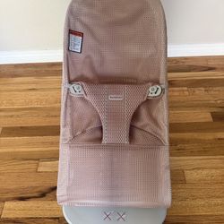 LIKE NEW BabyBjörn Bouncer Bliss — Mesh / Dusty Pink