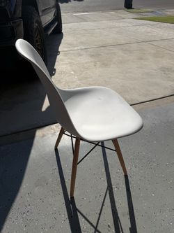 White Modern Plastic Shell Dining Chair