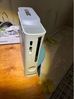 Xbox 360 console set with controllers and games