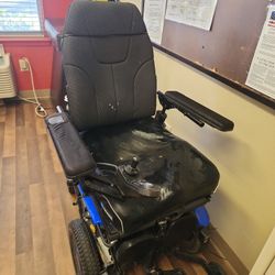 MOTORIZED CHAIR / ELECTRIC WHEELCHAIR