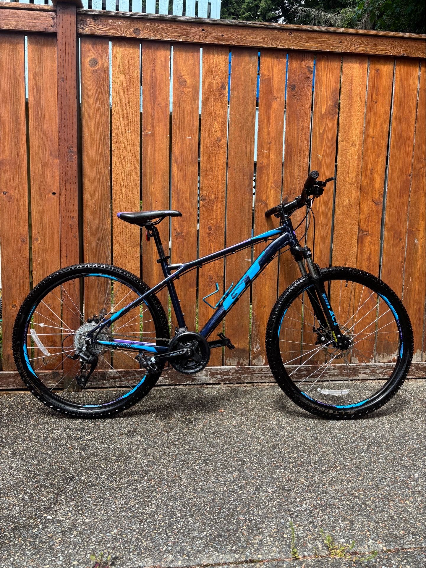 GT Laguna Pro Mountain Bike