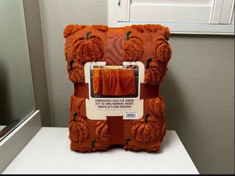 Costco Halloween Pumpkin Faux Fur Throw NWT Viral 3 Piece